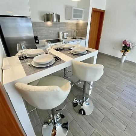 By The Sea - 22436 Apartamento